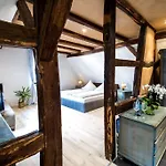 Haus Am Heiner Geissler Platz By Landgasthof Zickler Hotell Gleisweiler