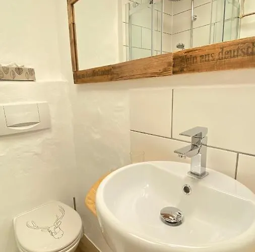 호텔 Haus Am Heiner Geissler Platz By Landgasthof Zickler Gleisweiler