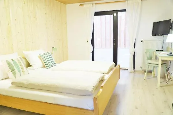 Haus Am Heiner Geissler Platz By Landgasthof Zickler ホテル *